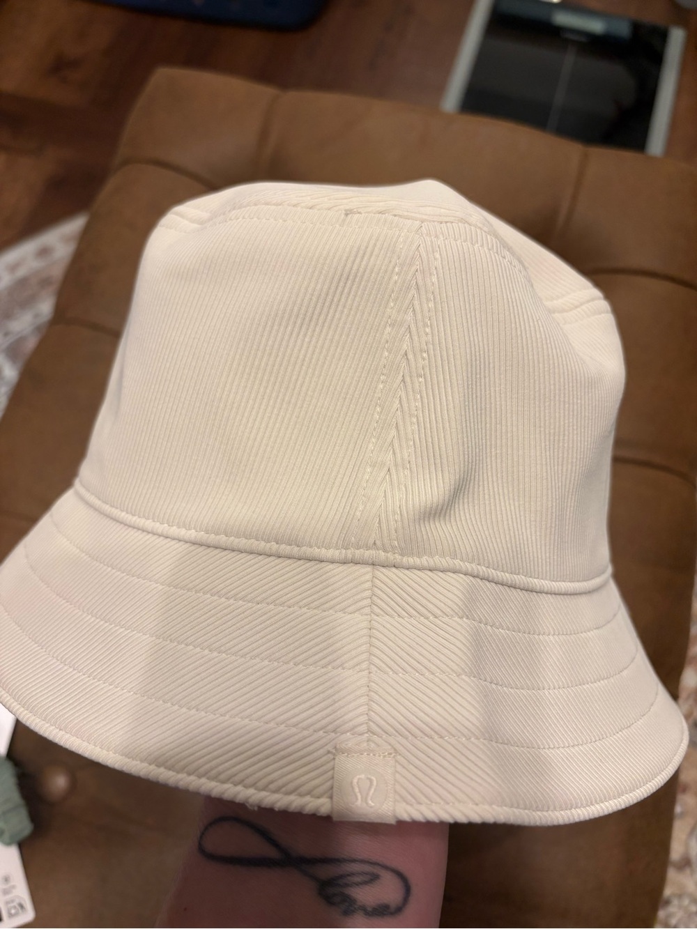 New! lululemon athletica Neutral Cream Bucket Hat